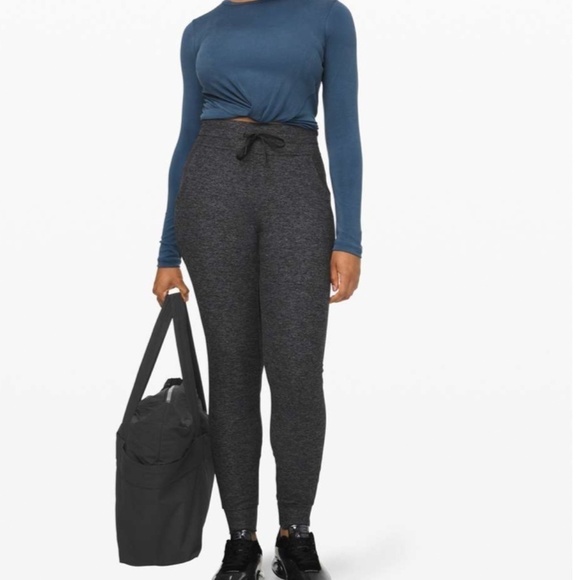 015 Lululemon 🍋 Ready to Rulu pant size 6 - Picture 1 of 2